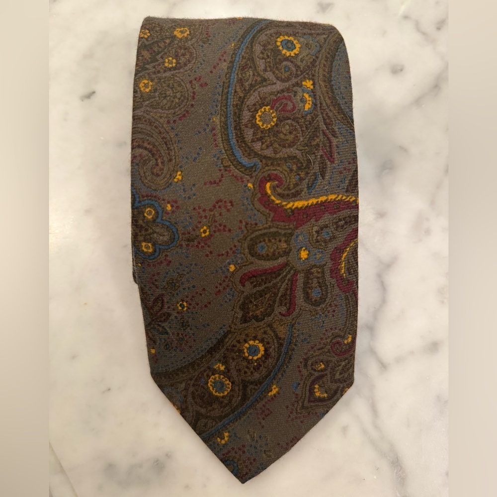 Vintage Brooks Brothers Paisley All Wool Tie – Classic Preppy Designer Necktie